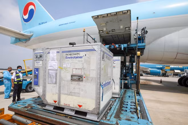 Quảng Ninh dành 500 tỷ đồng mua vắcxin tiêm phòng cho toàn dân ảnh 1