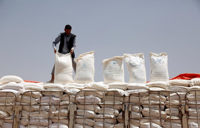 Yemen: LHQ và Houthi ký thỏa thuận nối lại viện trợ lương thực ảnh 1