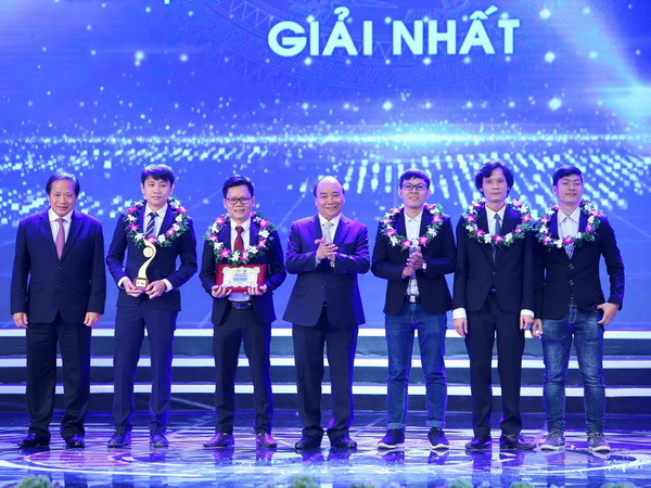 Giải Nhân tài Đất Việt tạo phong trào học tập mọi lúc, mọi lứa tuổi ảnh 1