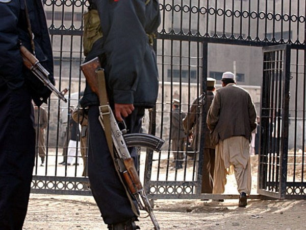 Mỹ chuyển tù nhân nguy hiểm từ Afghanistan sang các nước khác ảnh 1