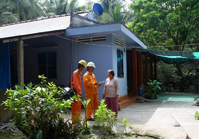 Điện lực miền Nam đầu tư cho vùng lõm chưa có điện ảnh 1