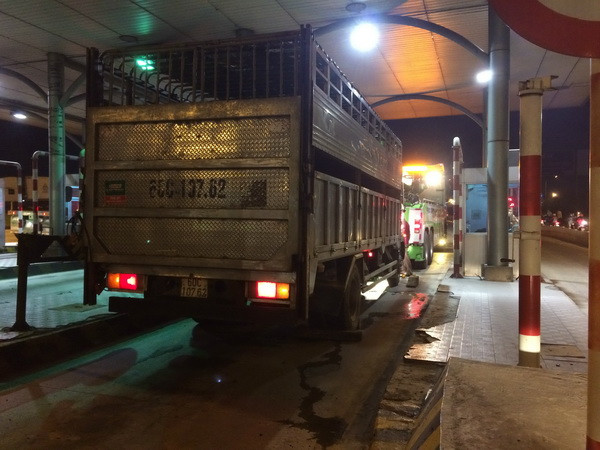 Lãnh đạo Bộ Công an viếng đám tang thiếu tá CSGT bị xe tải tông ảnh 1