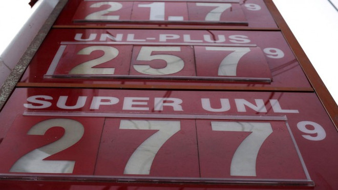 Giá dầu lại xuống dưới 28 USD mỗi thùng sau cảnh báo dư thừa ảnh 1