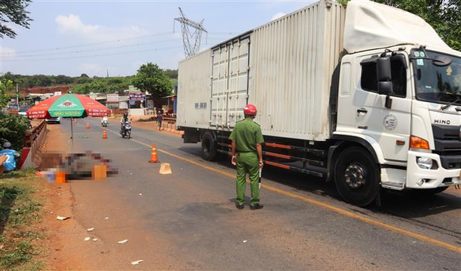 Bình Phước: Xe tải đâm vào xe máy khiến một người tử vong ảnh 1