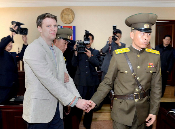 Quan chức cấp cao Mỹ tới Triều Tiên để hộ tống Warmbier về nước ảnh 1