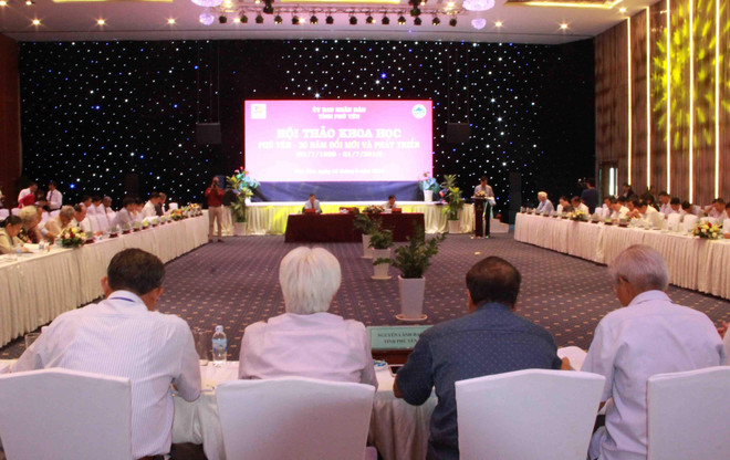 Hội thảo khoa học "Phú Yên - 30 năm đổi mới và phát triển" ảnh 1