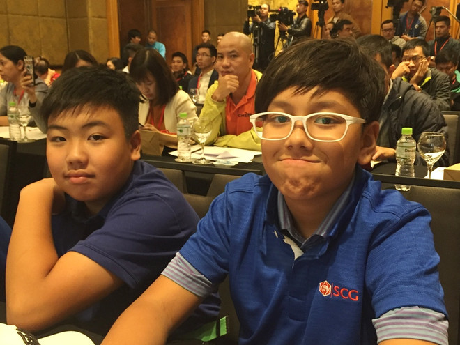 Hai chị em 'hiện tượng golf thế giới' người Thái Lan đến Việt Nam ảnh 3