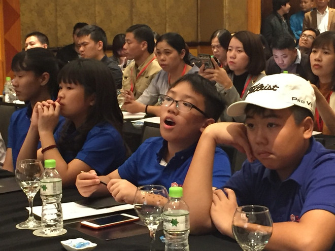 Hai chị em 'hiện tượng golf thế giới' người Thái Lan đến Việt Nam ảnh 2