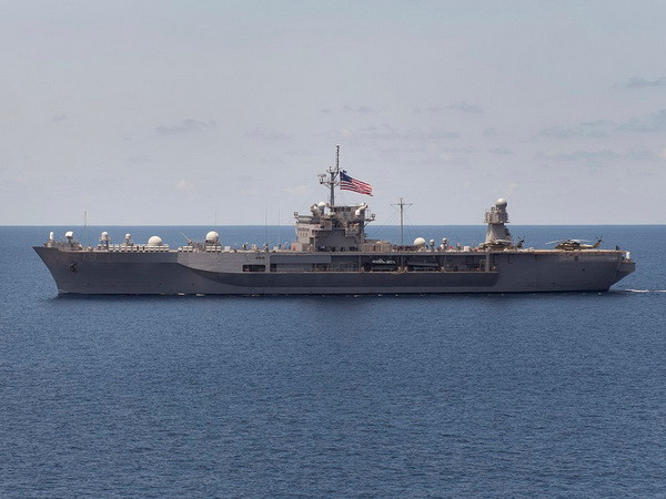 Soái hạm USS Blue Ridge của Hải quân Mỹ thăm Phillippines ảnh 1