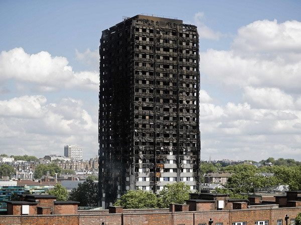 Cháy chung cư tại Anh: Hàng chục người vẫn còn mất tích ảnh 1