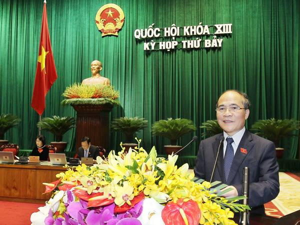 Chủ tịch Quốc hội Nguyễn Sinh Hùng đọc Diễn văn khai mạc Kỳ họp. (Ảnh: Nhan Sáng/TTXVN) Khai mạc trọng thể Kỳ họp thứ 7, Quốc hội khóa XIII ảnh 1
