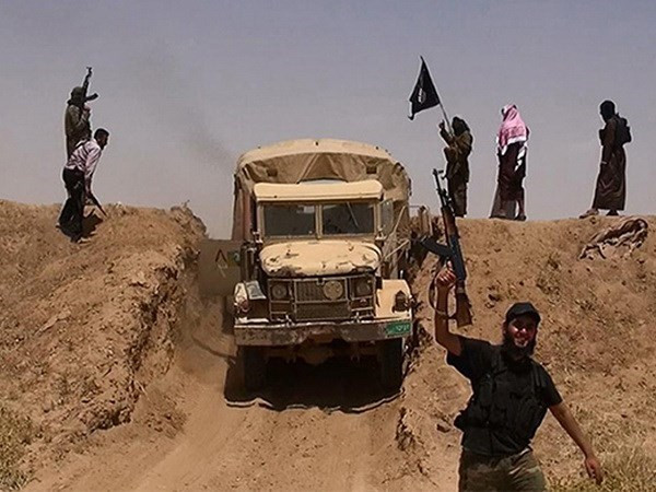 Thành viên nhóm IS. (Nguồn: AFP) SOHR: IS đang thất thế trước lực lượng người Kurd ở Kobane ảnh 1