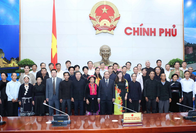 Đảng, Nhà nước đặc biệt coi trọng vai trò của già làng, trưởng thôn ảnh 1