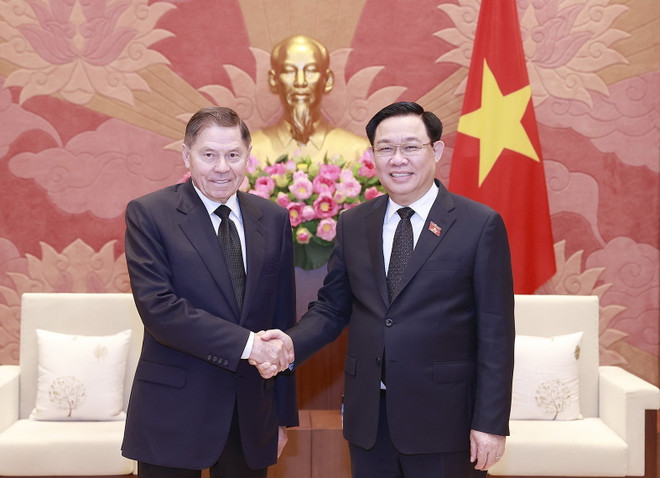 Việt Nam luôn coi trọng việc tăng cường, mở rộng quan hệ với LB Nga ảnh 1