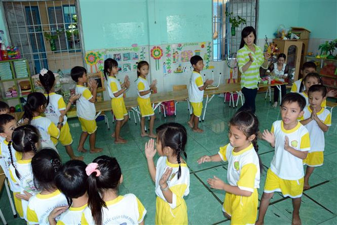 Ban hành nghị định bổ sung thêm đối tượng được miễn học phí ảnh 1