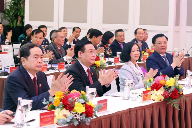 Chủ tịch Quốc hội Vương Đình Huệ và các đại biểu tham dự hội nghị. (Ảnh: Phạm Kiên/TTXVN) ttxvn_hdnd cac tinh.jpg