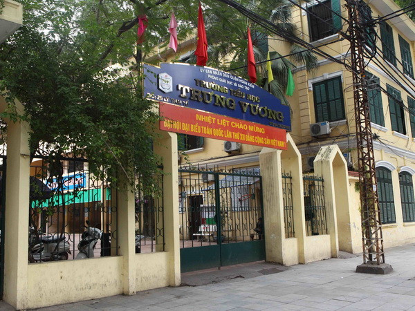 Phụ huynh chủ động theo dõi bản tin thời tiết lúc 6 giờ 15 ảnh 1