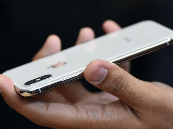 Trung Quốc xuất khẩu lô hàng iPhone X đầu tiên sang Hà Lan và UAE ảnh 1