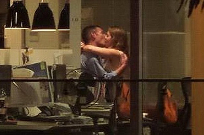 Chuyện ngoại tình nóng bỏng của nhân viên bị "truyền hình trực tiếp" ảnh 1