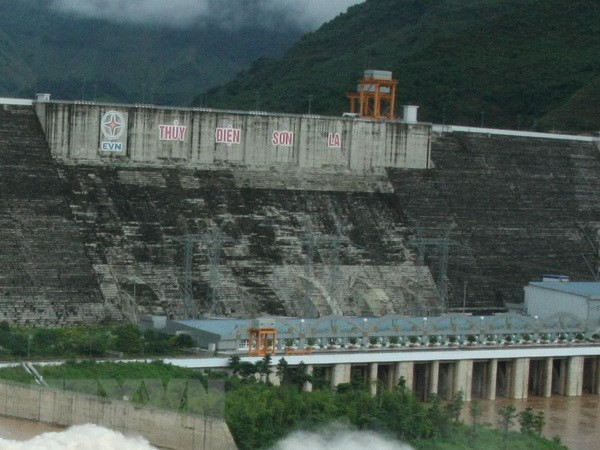 Thiếu nước về, các hồ thủy điện trên sông Đà đối mặt khô hạn ảnh 1