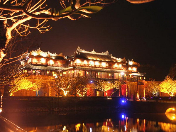 Festival Huế 2014: Lôi cuốn và hấp dẫn Đêm Hoàng cung ảnh 1