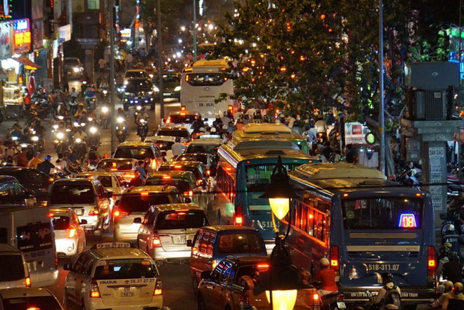 Đề xuất cấm toàn thời gian với xe khách giường nằm vào nội đô TP.HCM ảnh 1