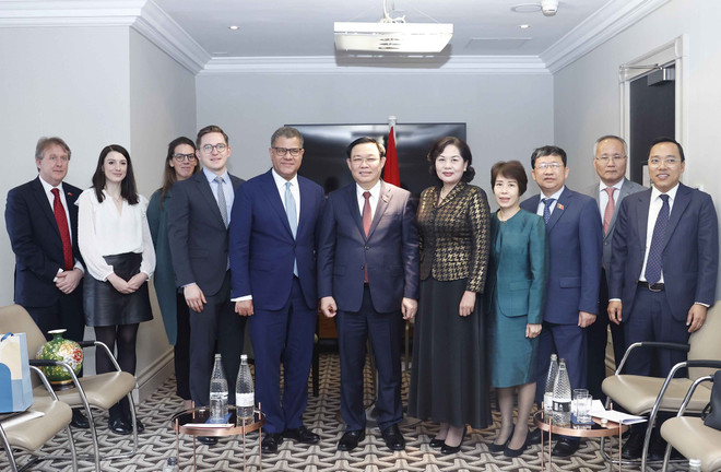 Chủ tịch Quốc hội Vương Đình Huệ tiếp Bộ trưởng Chính phủ Anh ảnh 3