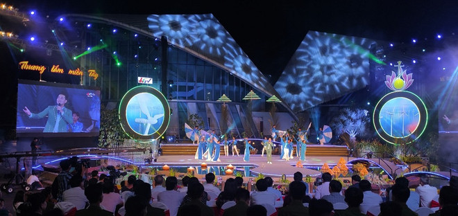 Bạc Liêu: Cách chức PGĐ Nhà hát Cao Văn Lầu do sai phạm thi tuyển ảnh 1