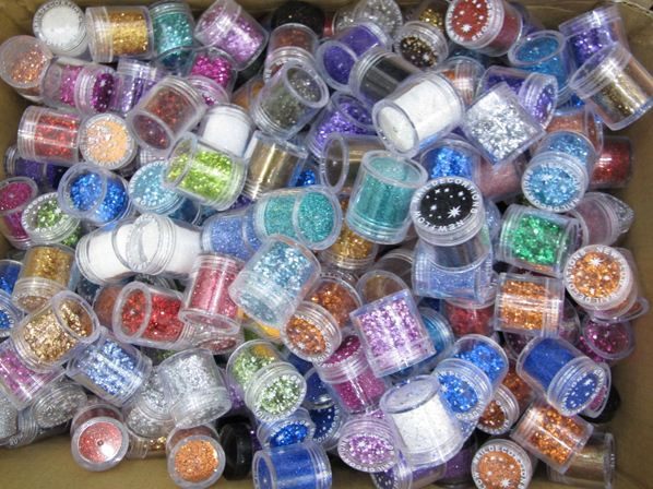 Hà Nội: Phát hiện cơ sở kinh doanh lớn đồ làm móng nhập lậu ảnh 4