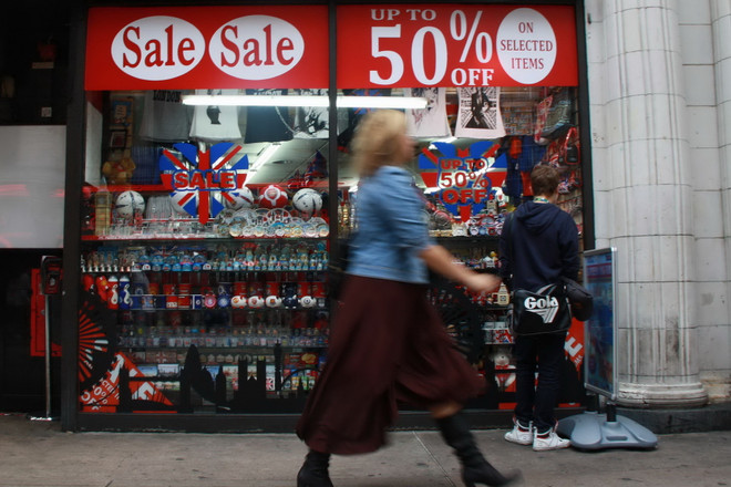 Ngân hàng Trung ương Anh vẫn chưa tăng lãi suất trong năm nay ảnh 1