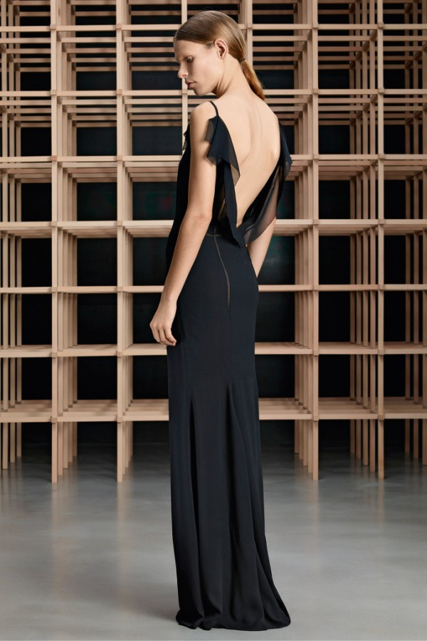 Thu chớm lạnh, thời trang đầm đen dáng dài lên ngôi mùa 2015 ảnh 3