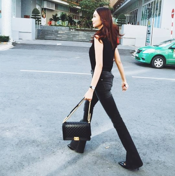 Tông màu đen "càn quét" street style của các kiều nữ Việt ảnh 3