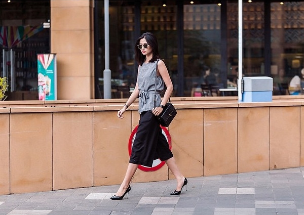 Tông màu đen "càn quét" street style của các kiều nữ Việt ảnh 8