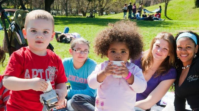 Tranh cãi xung quanh việc đưa ảnh con cái lên mạng xã hội ảnh 1