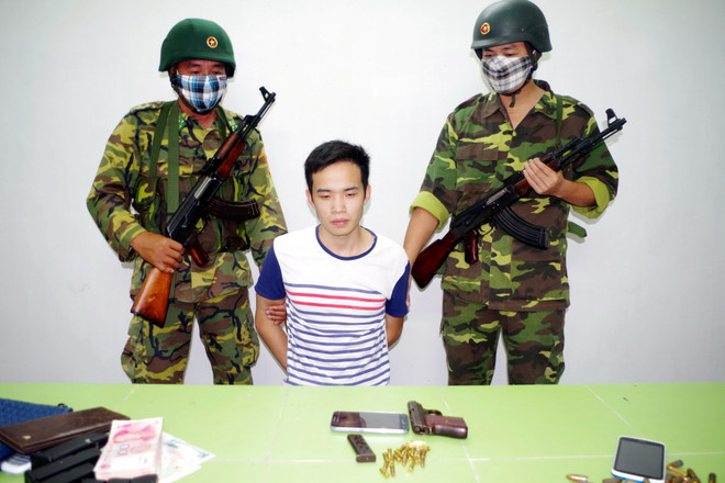 Quảng Ninh bắt đối tượng Trung Quốc vận chuyển vũ khí quân dụng ảnh 1