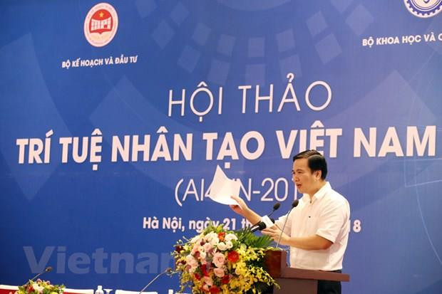 Thứ trưởng Bộ Khoa học-Công nghệ Bùi Thế Duy mong muốn các nhà khoa học, chuyên gia cùng tạo thành mạng lưới để phát triển AI Việt Nam. (Ảnh: T.A/Vietnam+ Phát triển và ứng dụng trí tuệ nhân tạo vào lĩnh vực thế mạnh ảnh 2