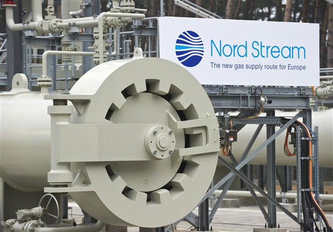 Hệ thống đường ống Nord Stream 1 (Dòng chảy phương Bắc 1), dẫn khí đốt từ Nga sang Đức qua biển Baltic, tại Lubmin, miền Đông Bắc Đức. (Ảnh: AFP/TTXVN) Châu Âu lo ngại lượng khí đốt của Nga quá thấp để lấp đầy các kho chứa ảnh 1
