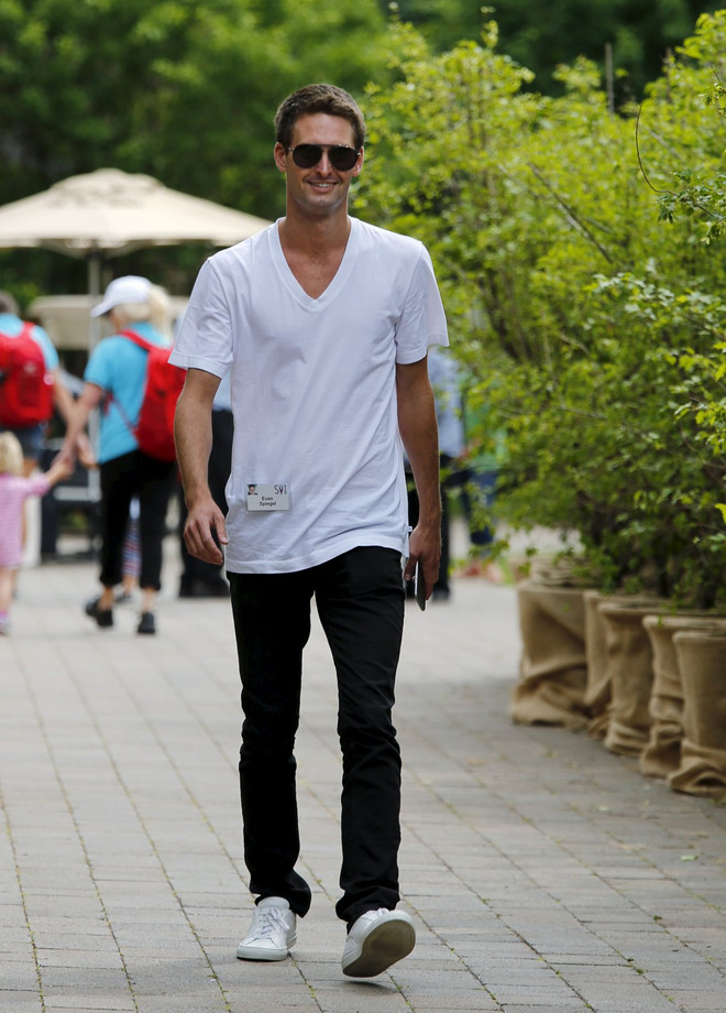 Các “ông trùm” công nghệ ở thung lũng Silicon đang đi giày gì? ảnh 8