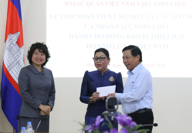 ttxvn_nguoi viet tai Campuchia (2).jpg