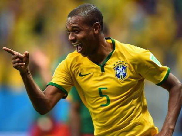 Fernandinho - Chìa khóa mang đến thành công cho Brazil? ảnh 1