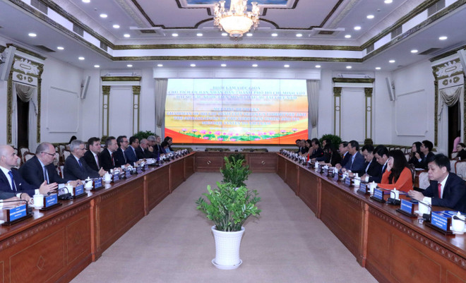 Quang cảnh buổi làm việc. (Ảnh: Xuân Khu/TTXVN) Tăng cường hợp tác giữa Thành phố Hồ Chí Minh và Liên minh châu Âu ảnh 1