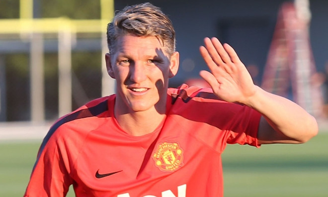 Schweinsteiger không phải là cầu thủ Đức đầu tiên ở đội 1 M.U ảnh 1