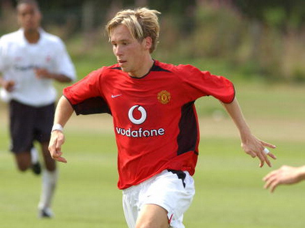 Schweinsteiger không phải là cầu thủ Đức đầu tiên ở đội 1 M.U ảnh 3