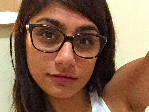 Cầu thủ bóng bầu dục bẽ mặt vì bị ngôi sao phim người lớn từ chối ảnh 1