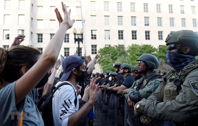 Hạ viện Mỹ thông qua dự luật về cải tổ lực lượng cảnh sát ảnh 1