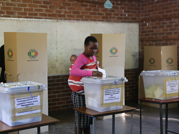 Đảng cầm quyền Zimbabwe giành đa số ghế trong Quốc hội ảnh 1