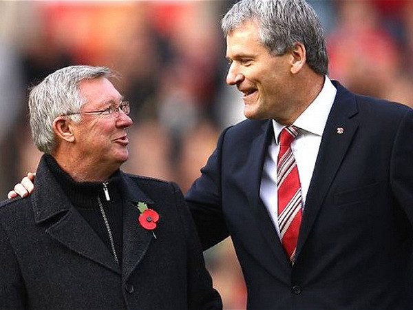 Tự truyện Sir Alex: Dằn vặt vì quyết định nghỉ hưu ảnh 1