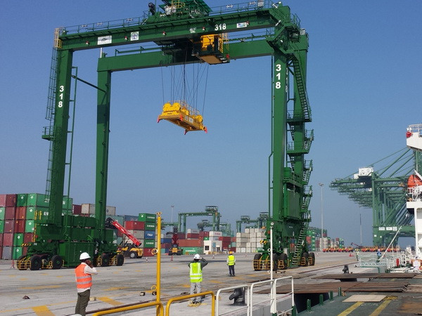 Doosan Vina xuất khẩu cẩu trục khổng lồ chạy ray sang Ấn Độ ảnh 1