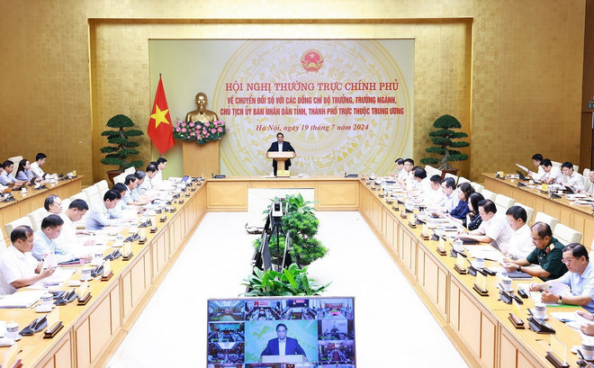 Thủ tướng Phạm Minh Chính chủ trì Hội nghị. (Ảnh: Dương Giang/TTXVN) hoi_nghi_thuong_truc_chinh_phu_voi_cac_bo_nganh_dia_phuong_ve_chuyen_doi_so2.jpg