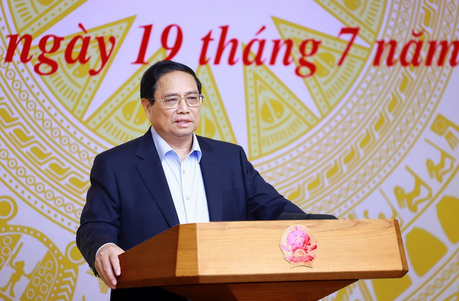 Thủ tướng Phạm Minh Chính chủ trì Hội nghị. (Ảnh: Dương Giang/TTXVN) hoi_nghi_thuong_truc_chinh_phu_voi_cac_bo_nganh_dia_phuong_ve_chuyen_doi_so.jpg